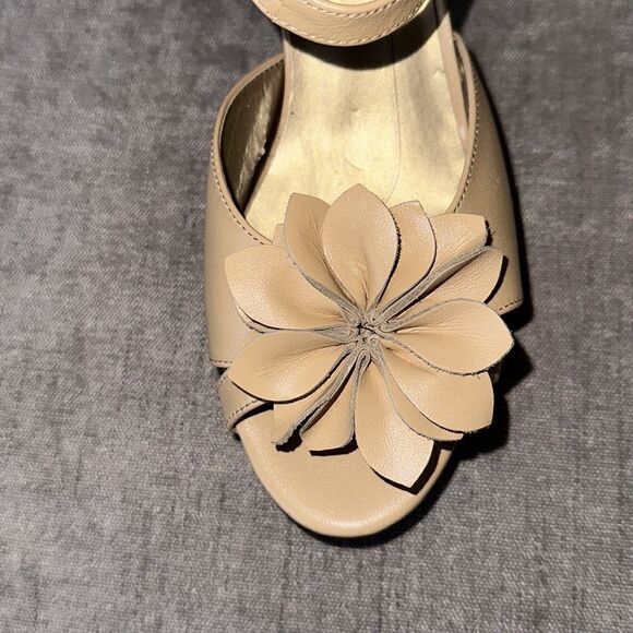 Rose Petals by Walking Cradles Flower Heels! - Picture 10 of 12